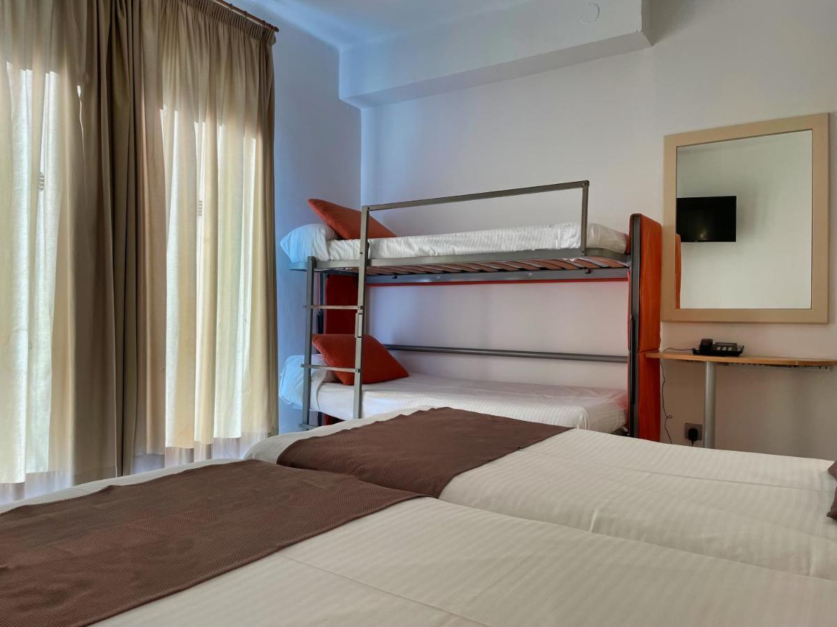 Hotel Villamarina Club Салоу Экстерьер фото