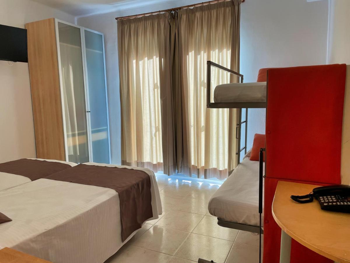 Hotel Villamarina Club Салоу Экстерьер фото