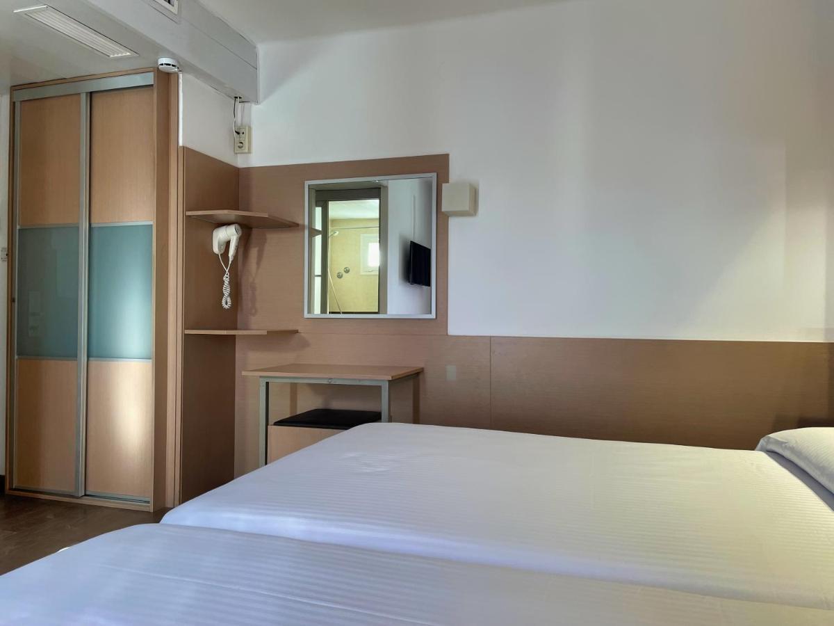 Hotel Villamarina Club Салоу Экстерьер фото