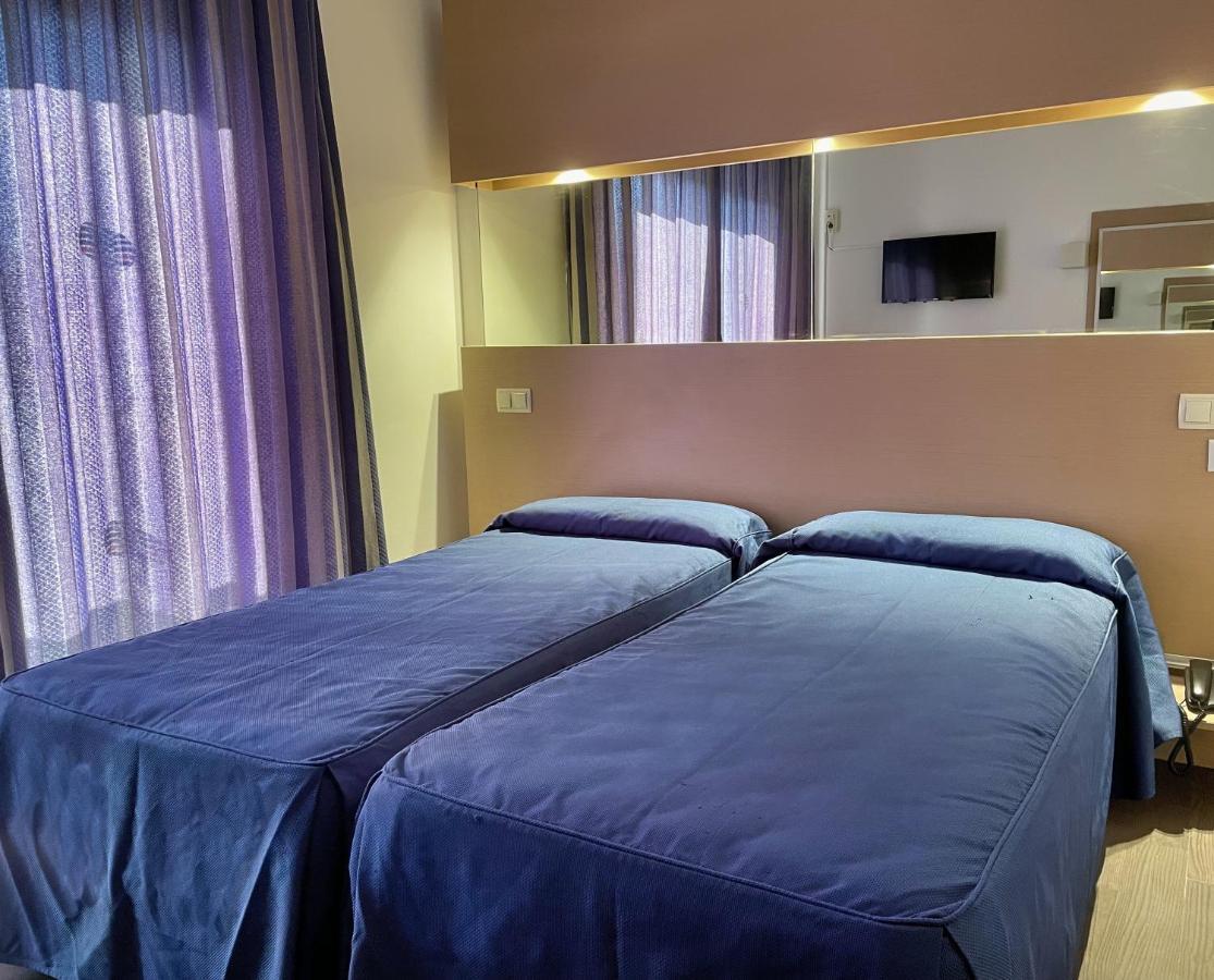 Hotel Villamarina Club Салоу Экстерьер фото