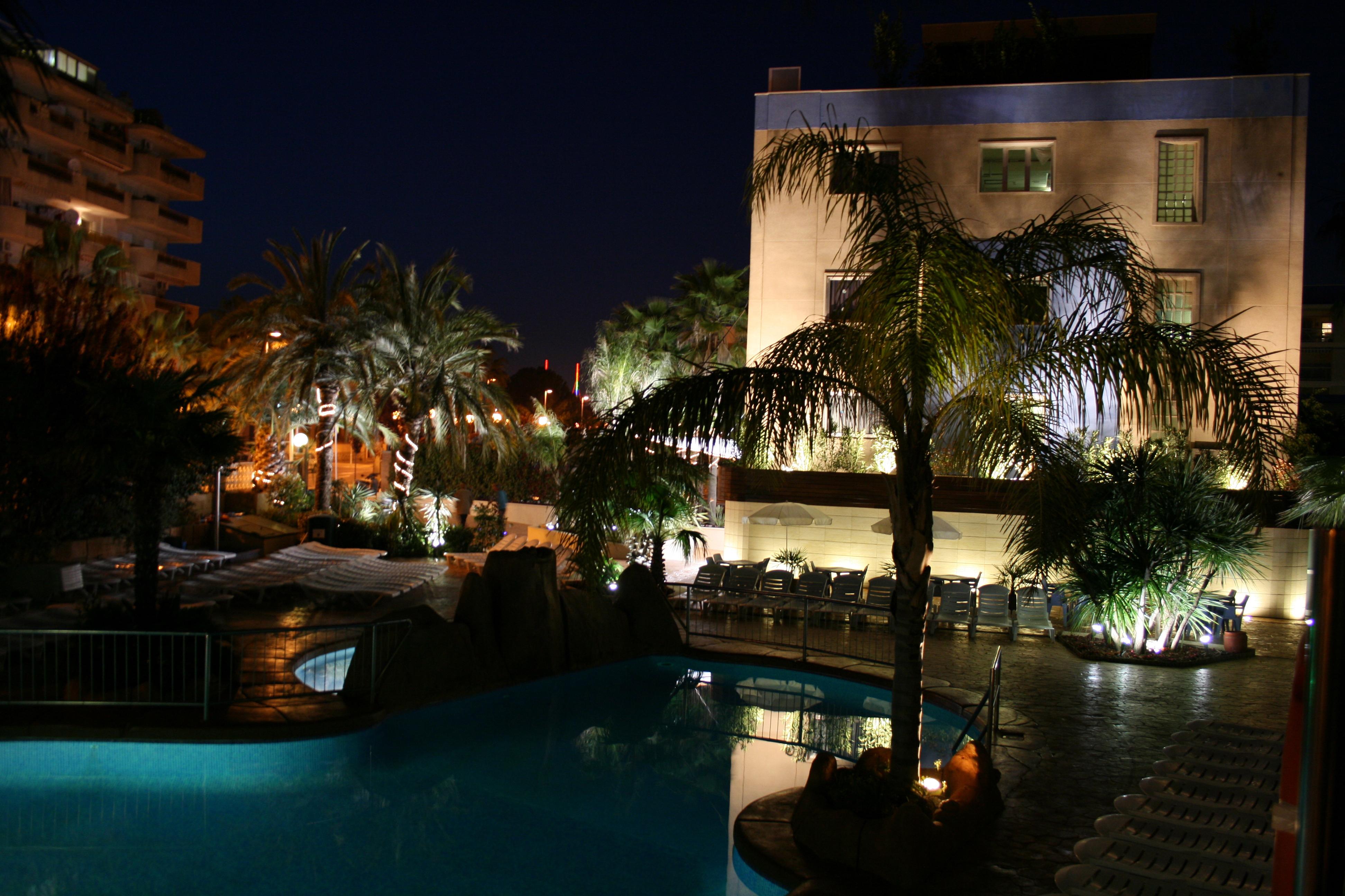 Hotel Villamarina Club Салоу Экстерьер фото